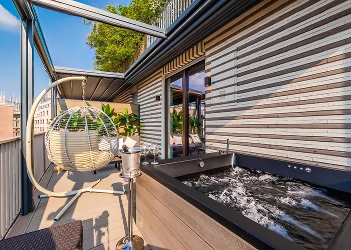 Terrazza Con Jacuzzi E Vista Iconica Sul Duomo Milano