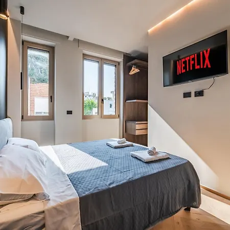 Apartment Terrazza Con Jacuzzi E Vista Iconica Sul Duomo Milan