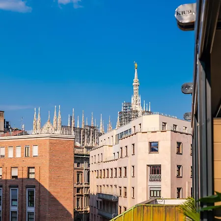 Terrazza Con Jacuzzi E Vista Iconica Sul Duomo * Milan